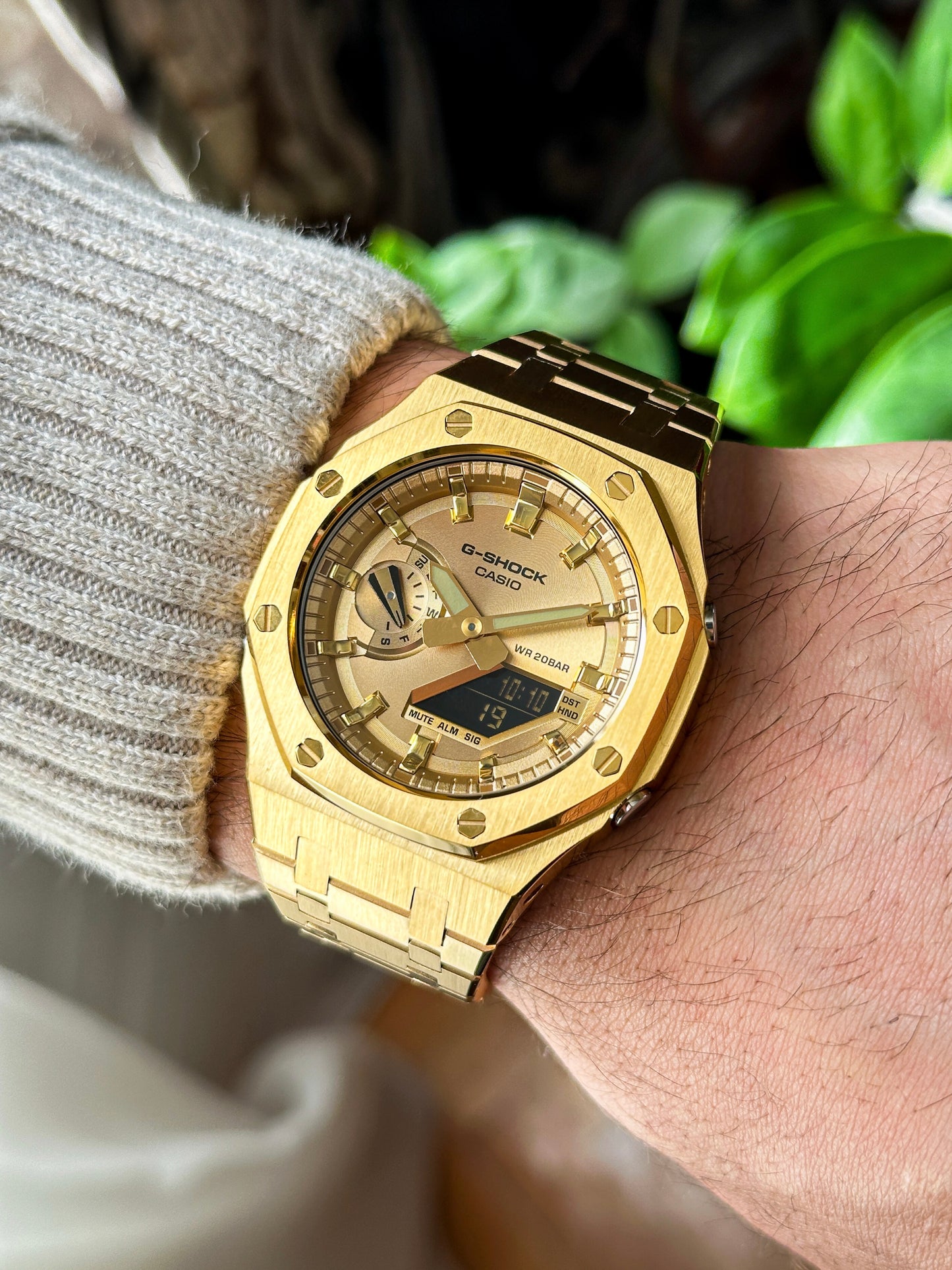 G-SHOCK CasiOak Full Gold - with gold watch dial