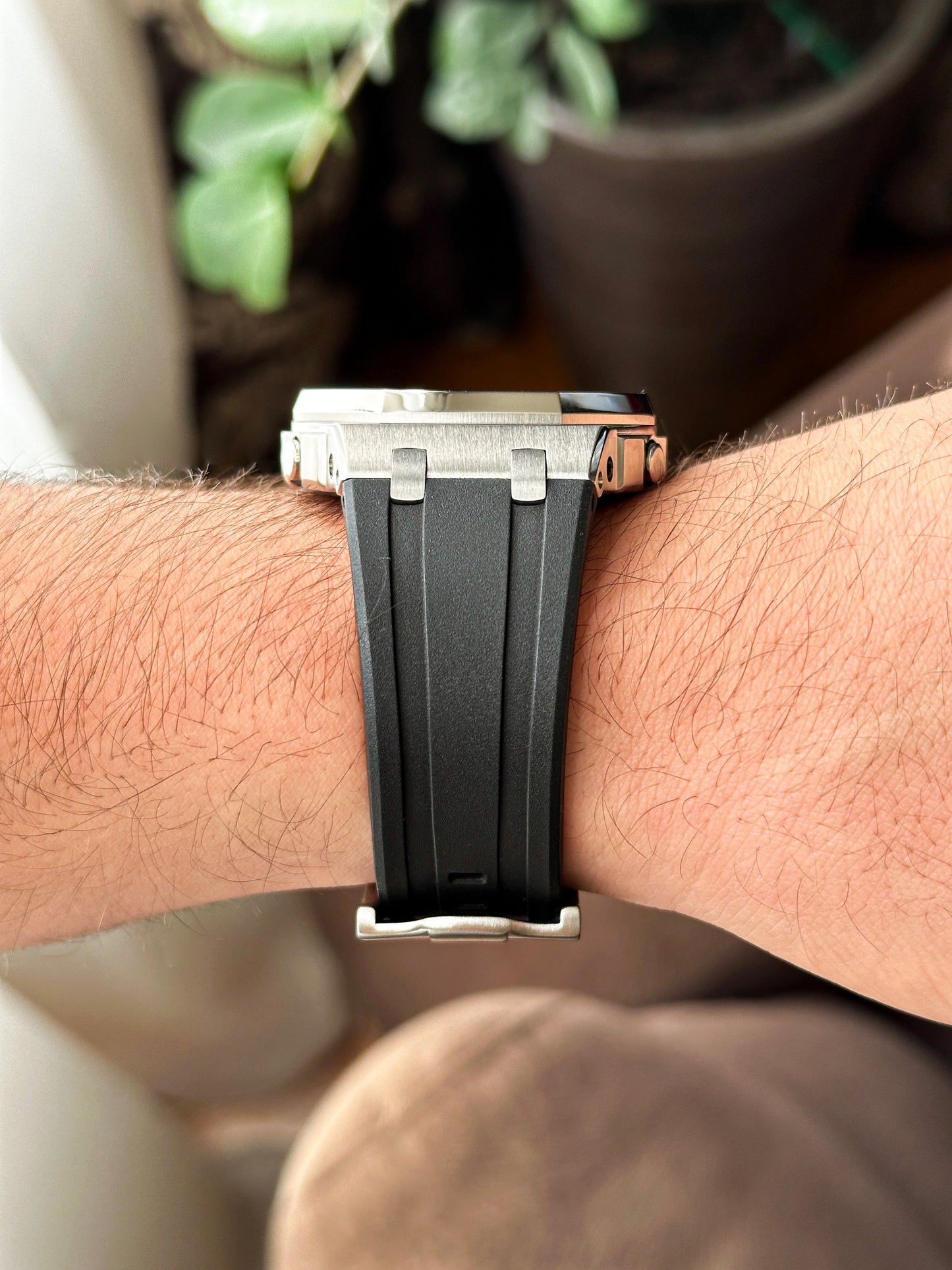 G-SHOCK CasiOak Crno srebrna - sa crno plavim brojčanikom sata