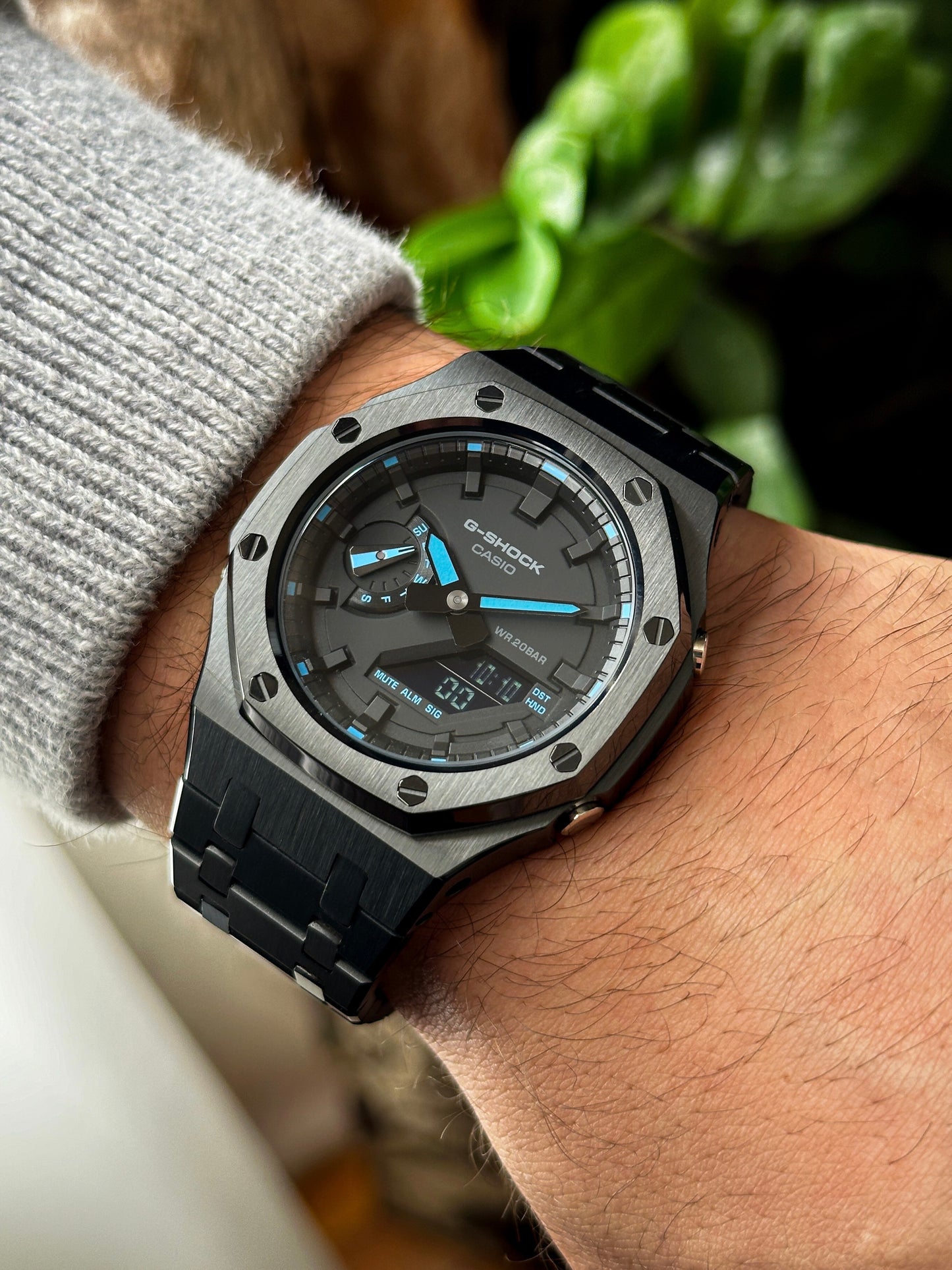 G-SHOCK CasiOak Potpuno crna - sa crno plavim brojčanikom sata