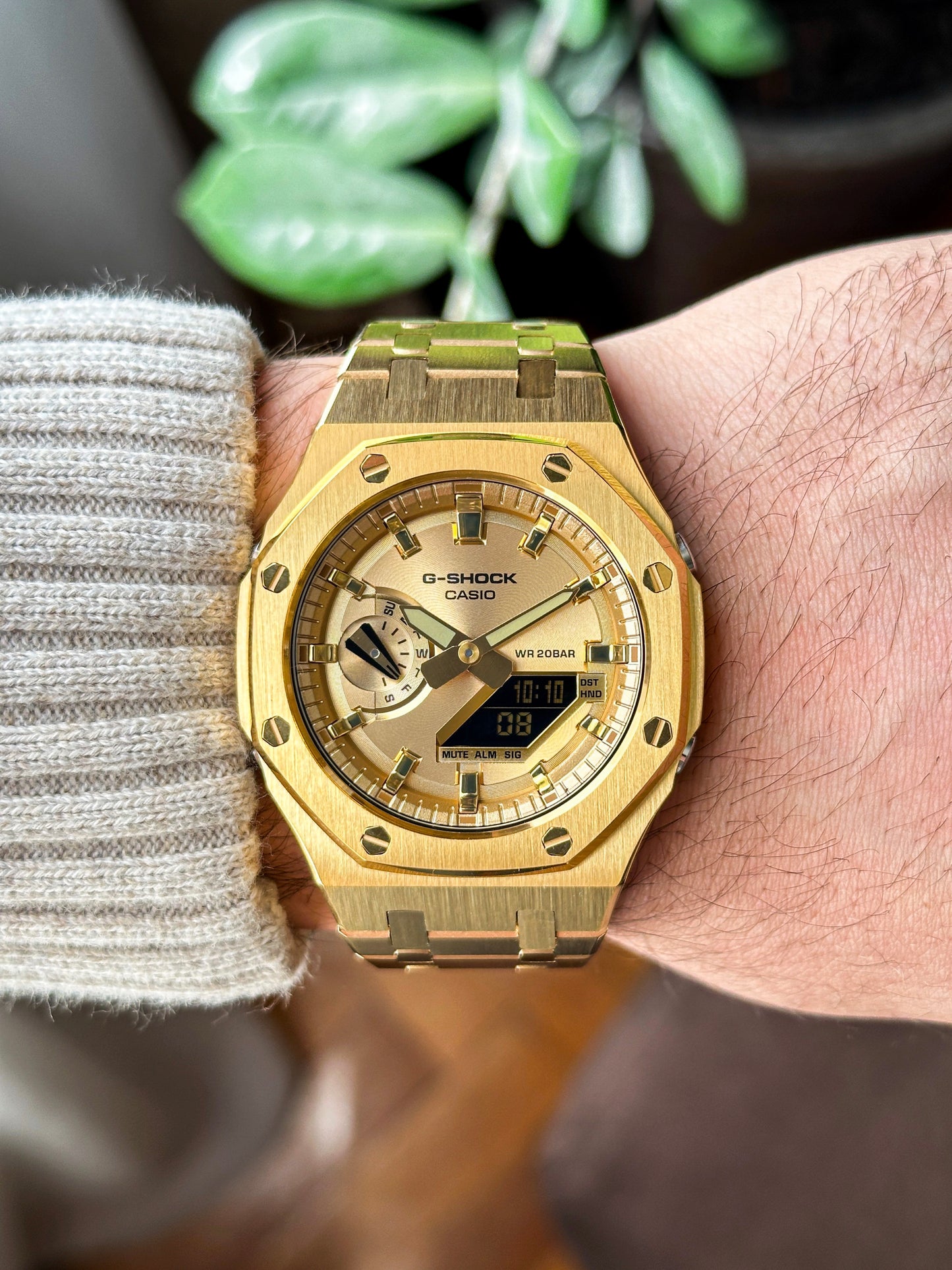 G-SHOCK CasiOak Full Gold - with gold watch dial
