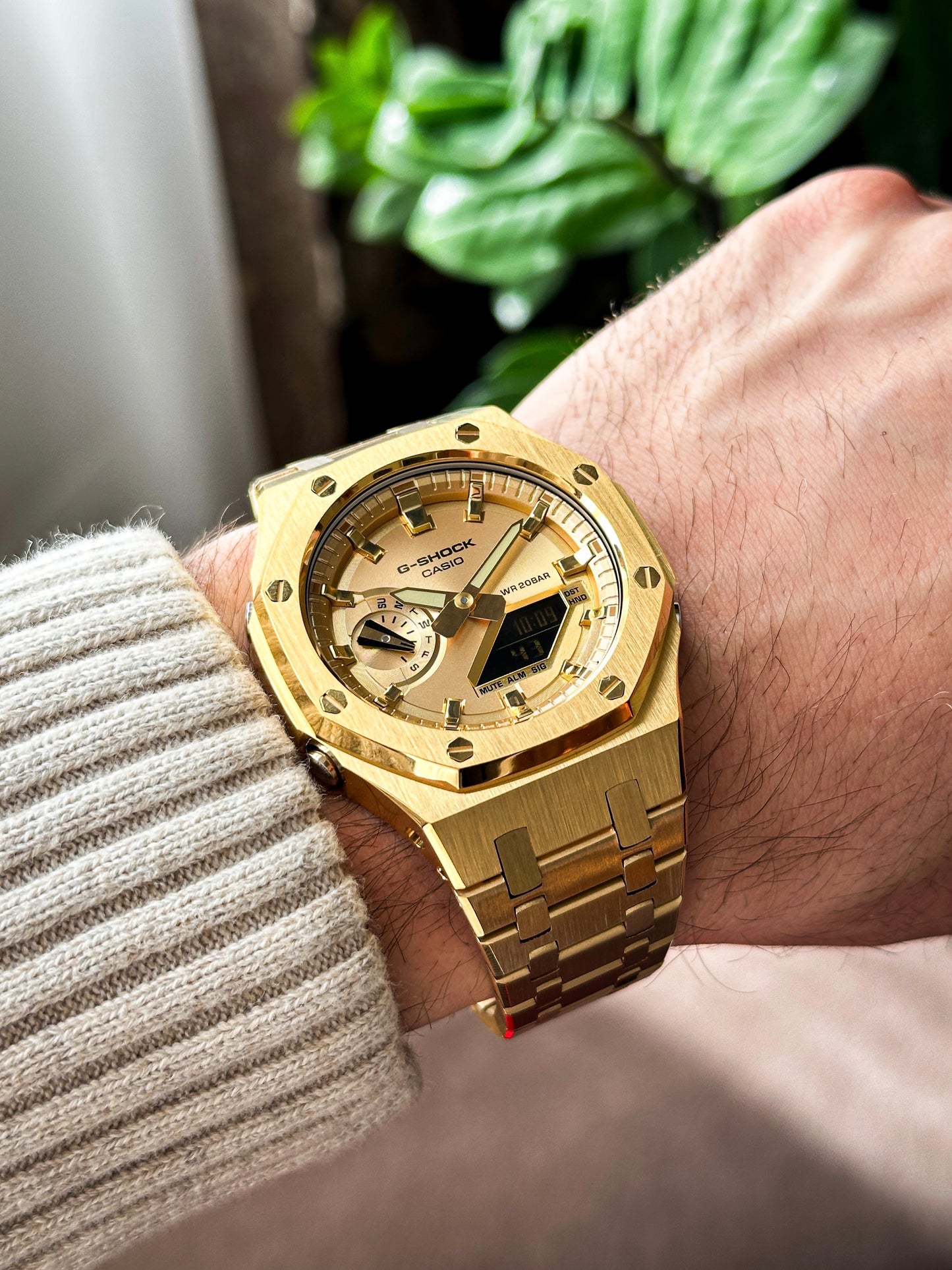 G-SHOCK CasiOak Full Gold - with gold watch dial