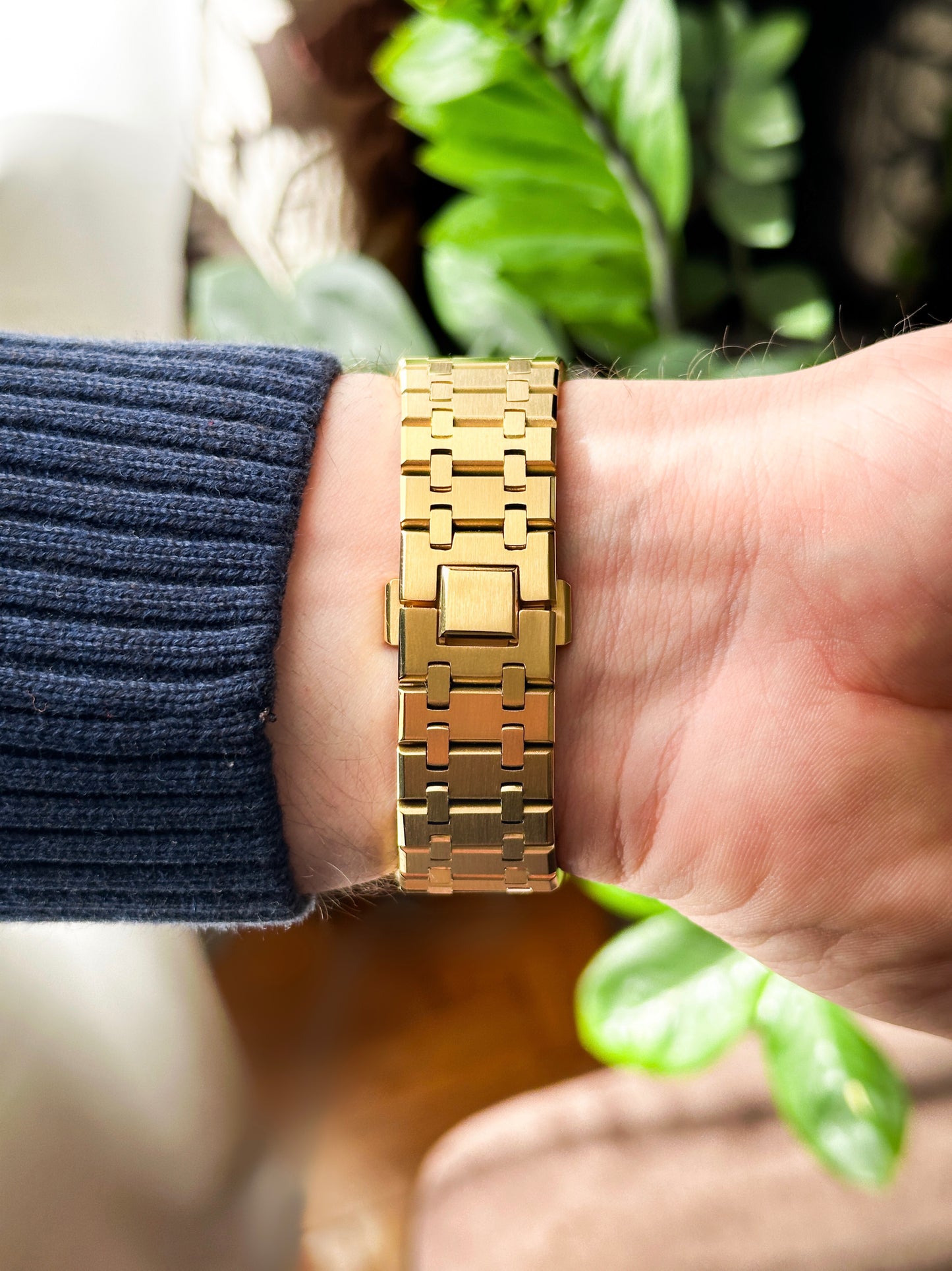 G-SHOCK CasiOak Full Gold - with navy blue watch dial