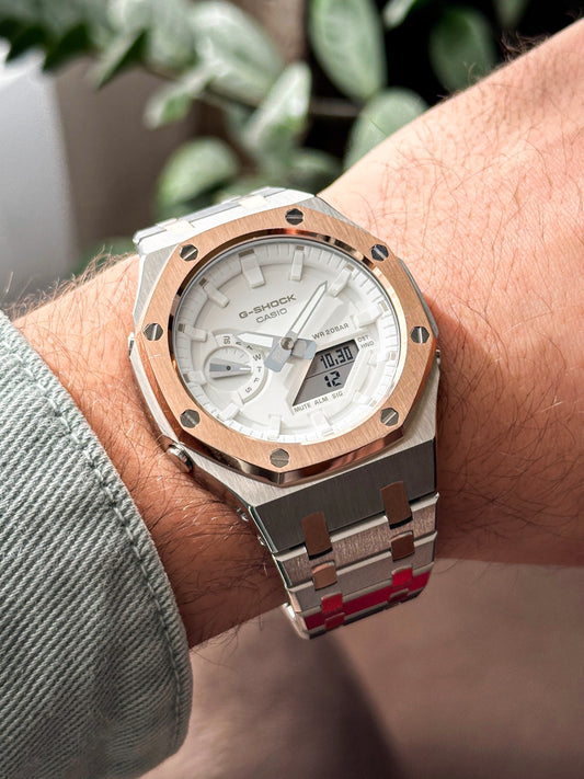 G-SHOCK CasiOak Mix - sa belim brojčanikom sata