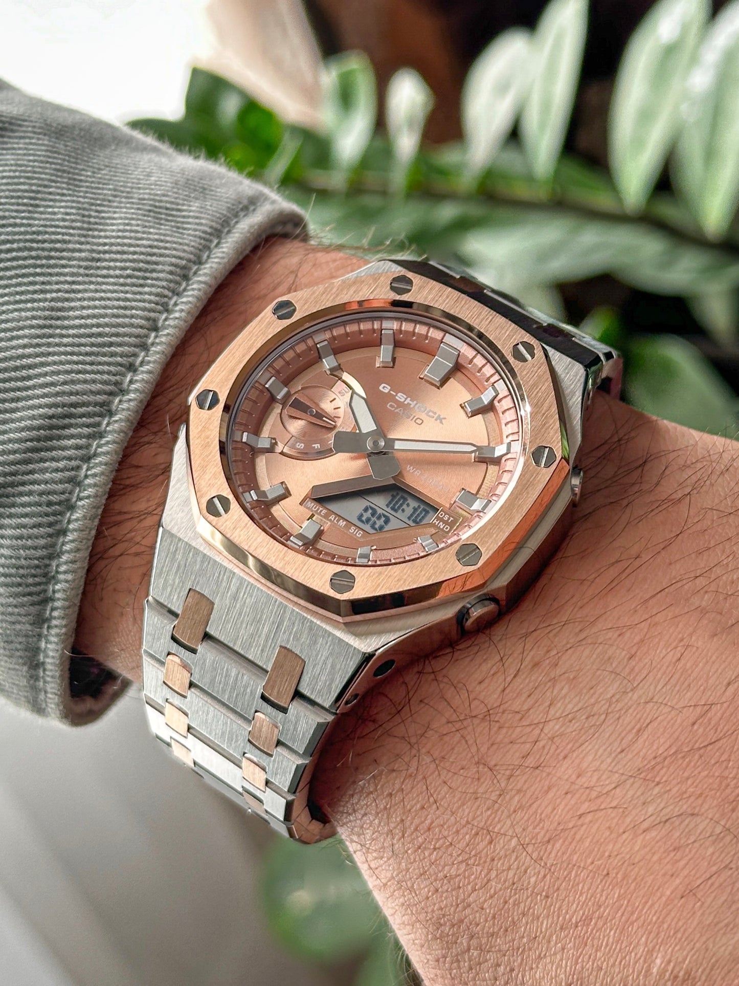 G-SHOCK CasiOak Mix - sa belim brojčanikom sata