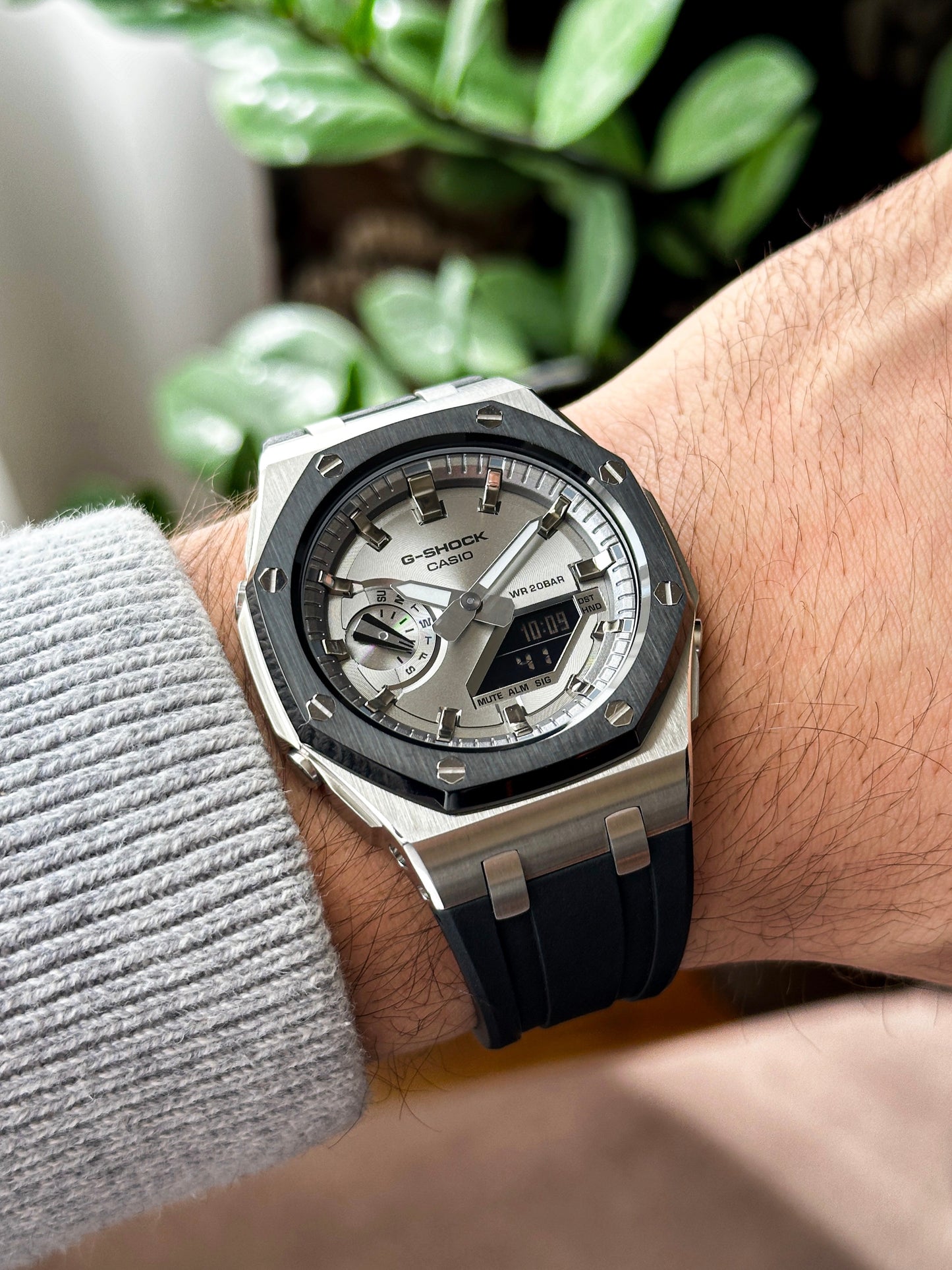 G-SHOCK CasiOak Panda with silver watch dial