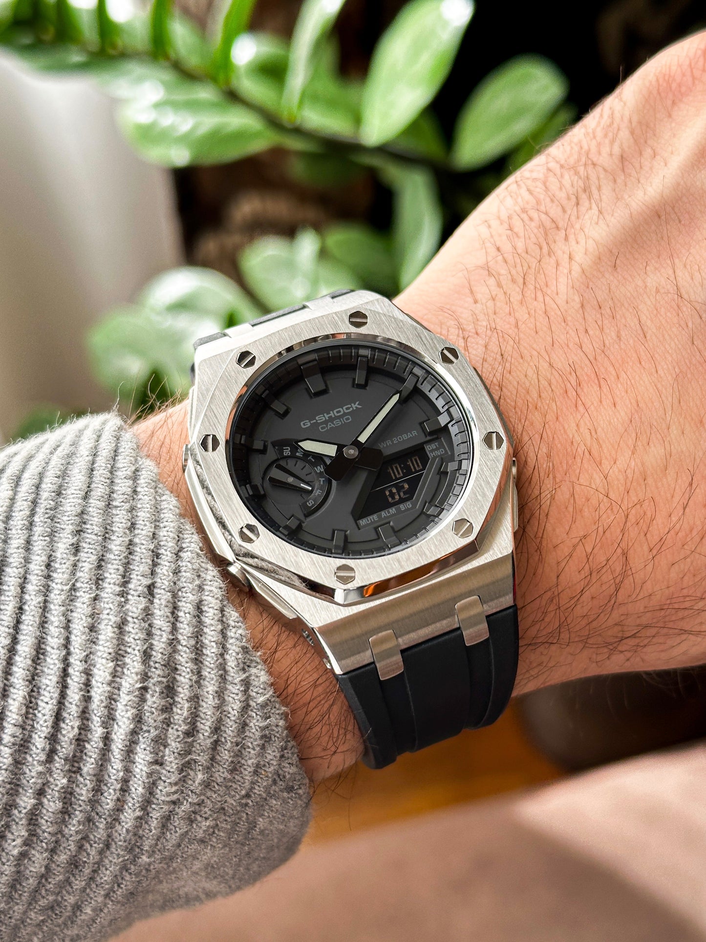 G-SHOCK CasiOak Crno srebrna - sa crnim brojčanikom sata