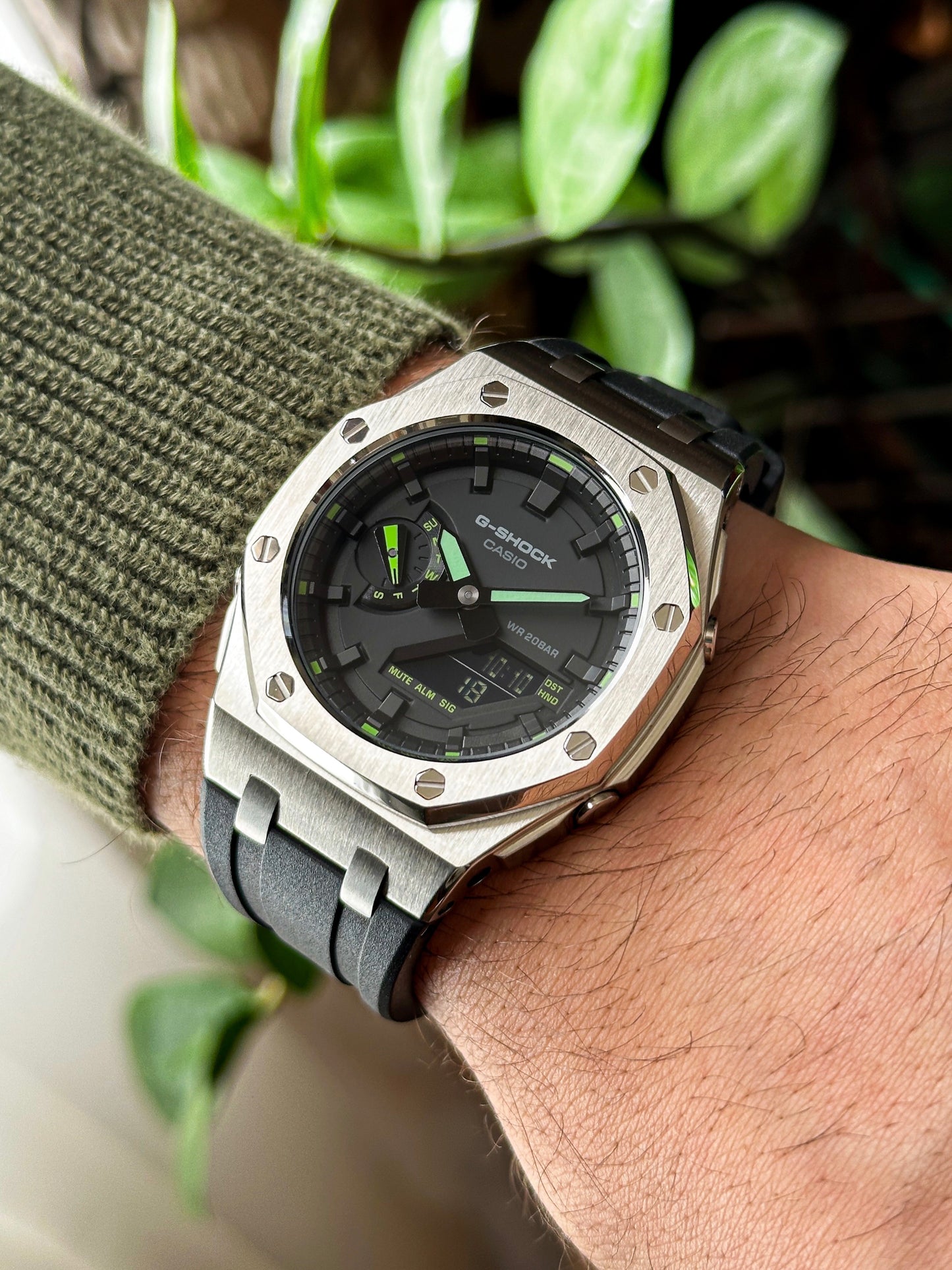 G-SHOCK CasiOak Crno srebrna - sa crno zelenim brojčanikom sata