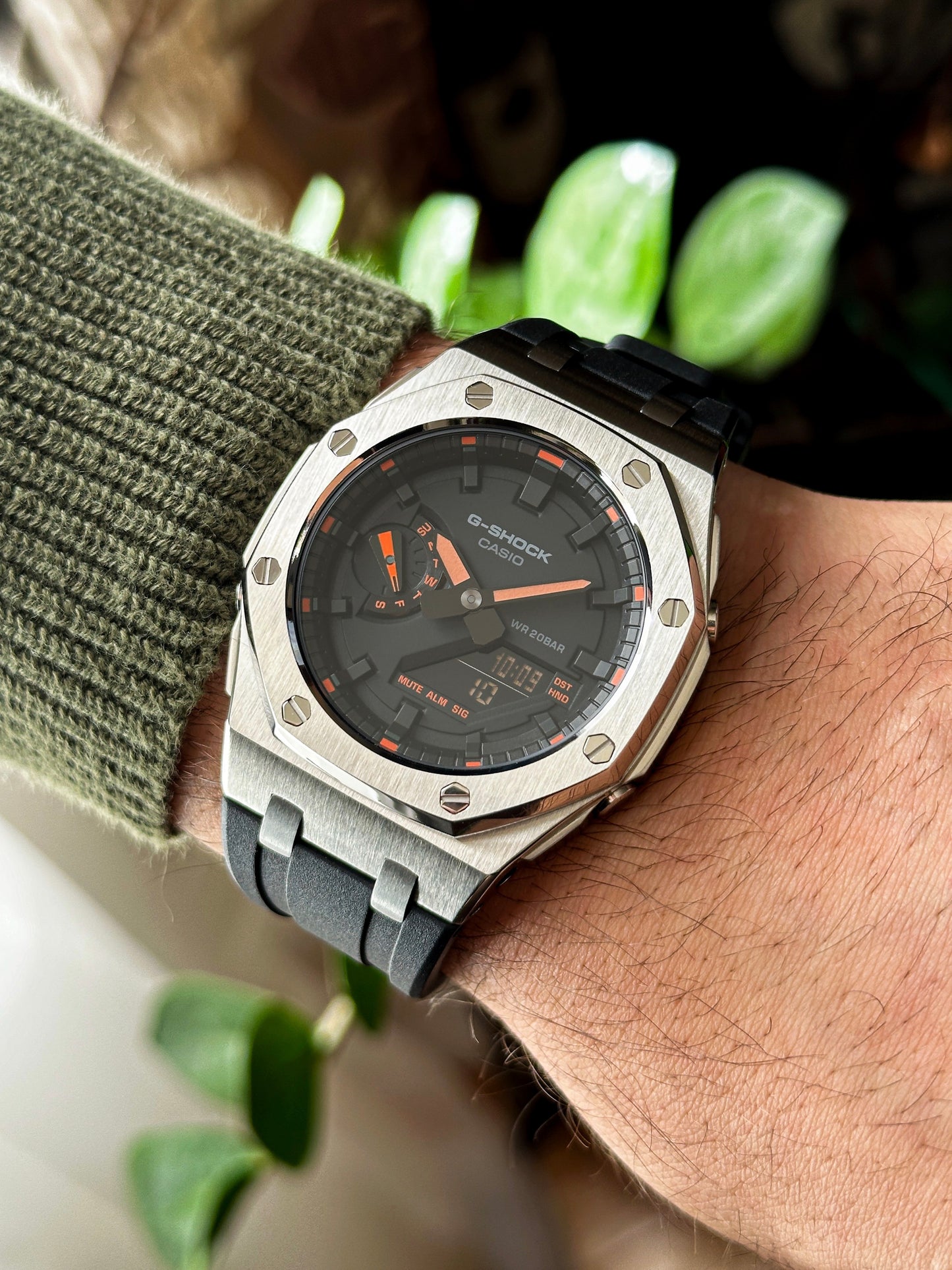 G-SHOCK CasiOak Black-Silver with orange and black watch dial