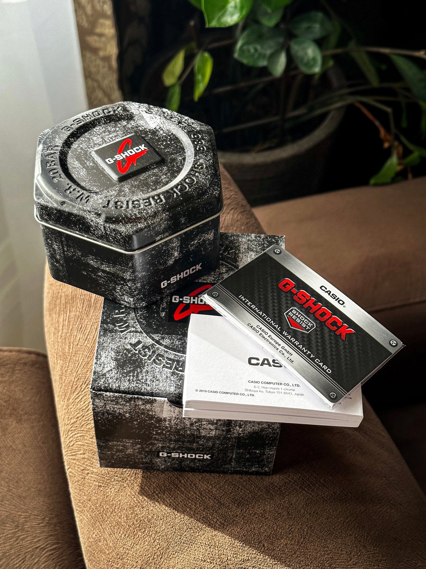 G-SHOCK CasiOak Red-Silver with white watch dial
