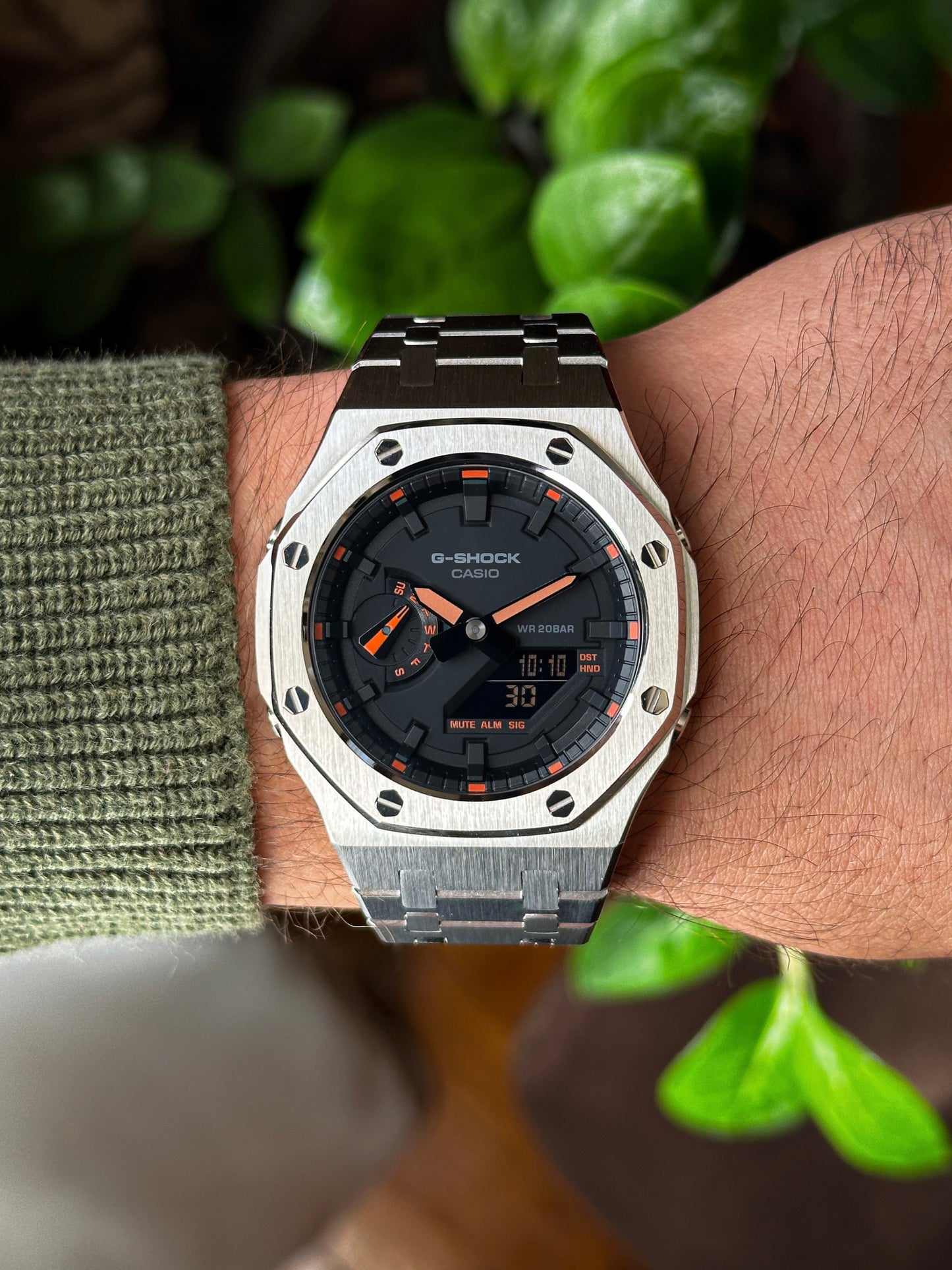 G-SHOCK CasiOak Full Silver-with black and orange watch dial