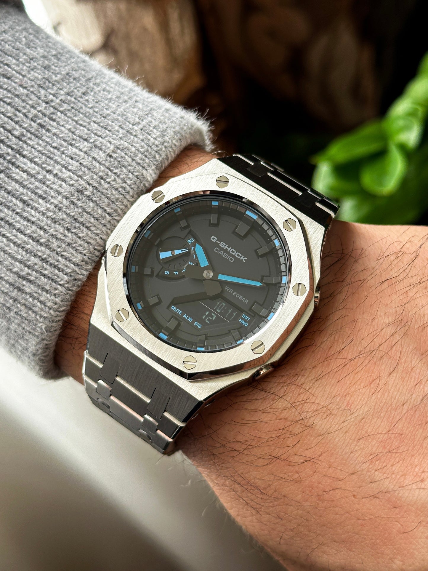 G-SHOCK CasiOak Full Silver - with black and blue watch dial