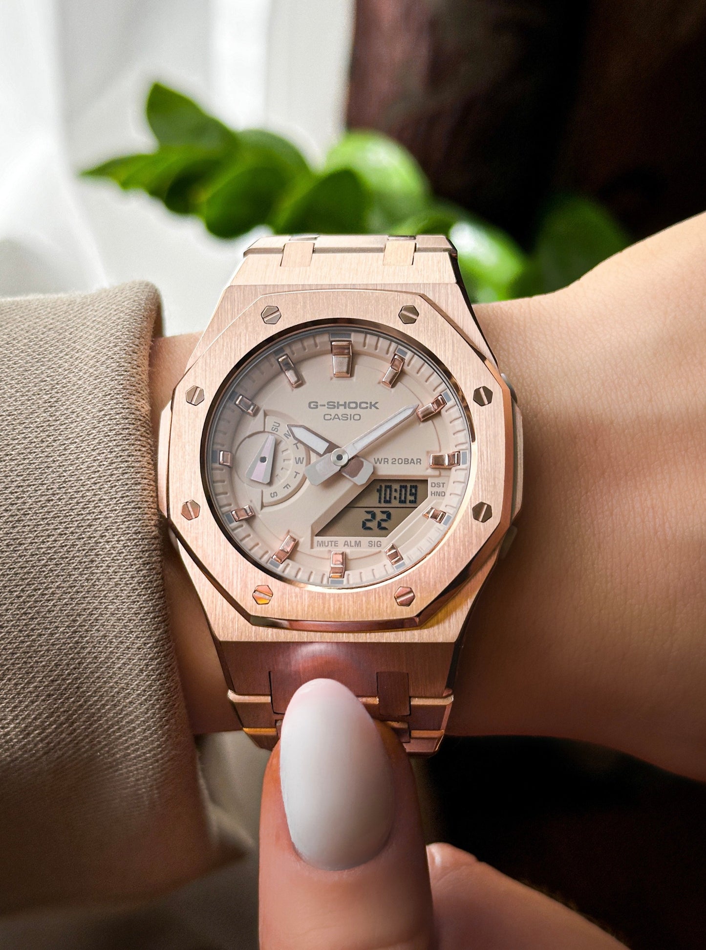 G-SHOCK Mini CasiOak Full-Rose Gold with cream (color) and rose-gold watch dial