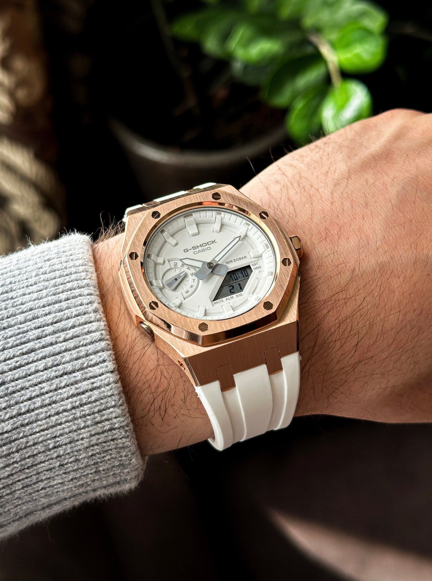 G-SHOCK CasiOak White-RoseGold with white watch dial