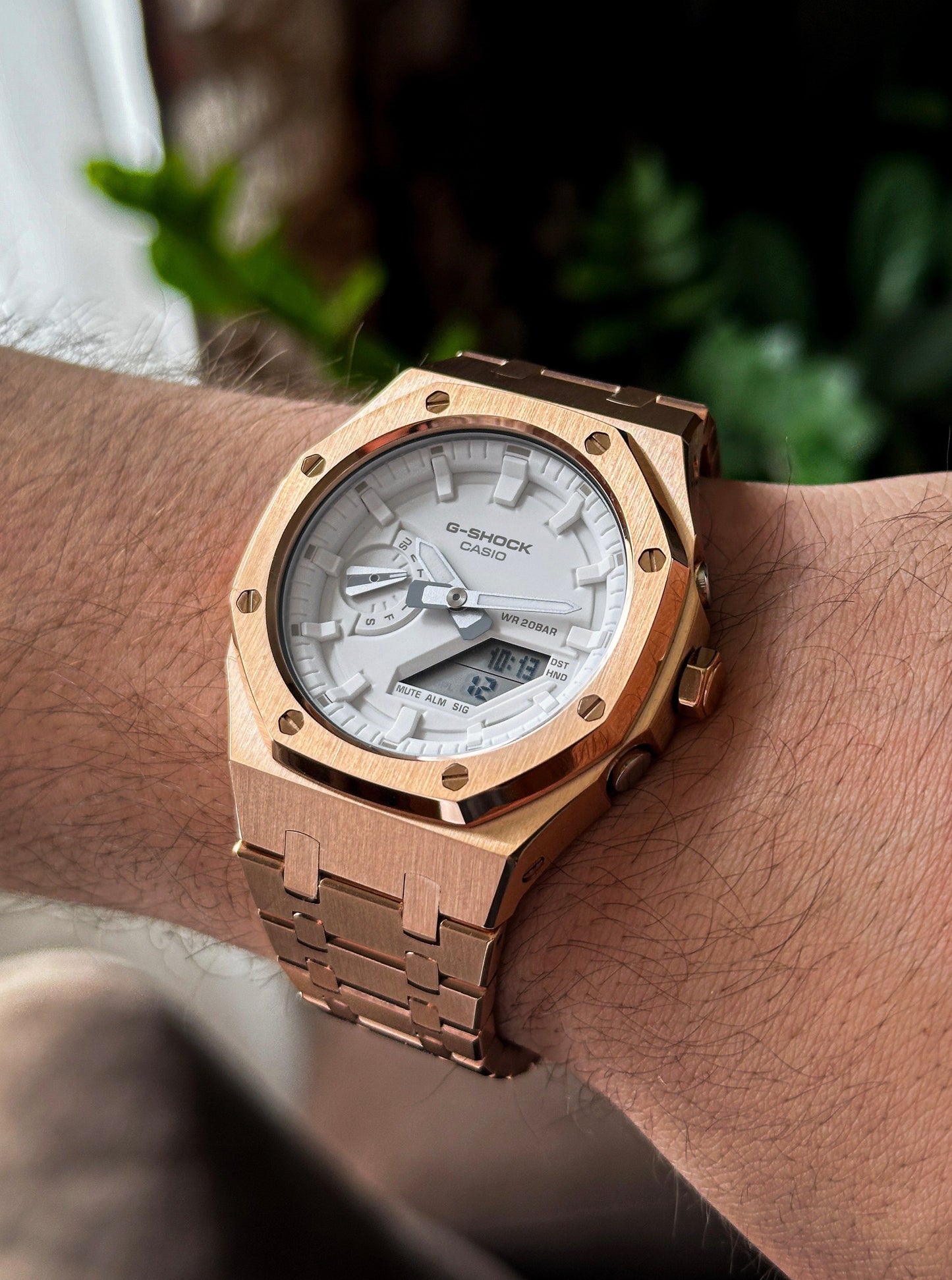 G-SHOCK CasiOak RoseGold-with white watch dial