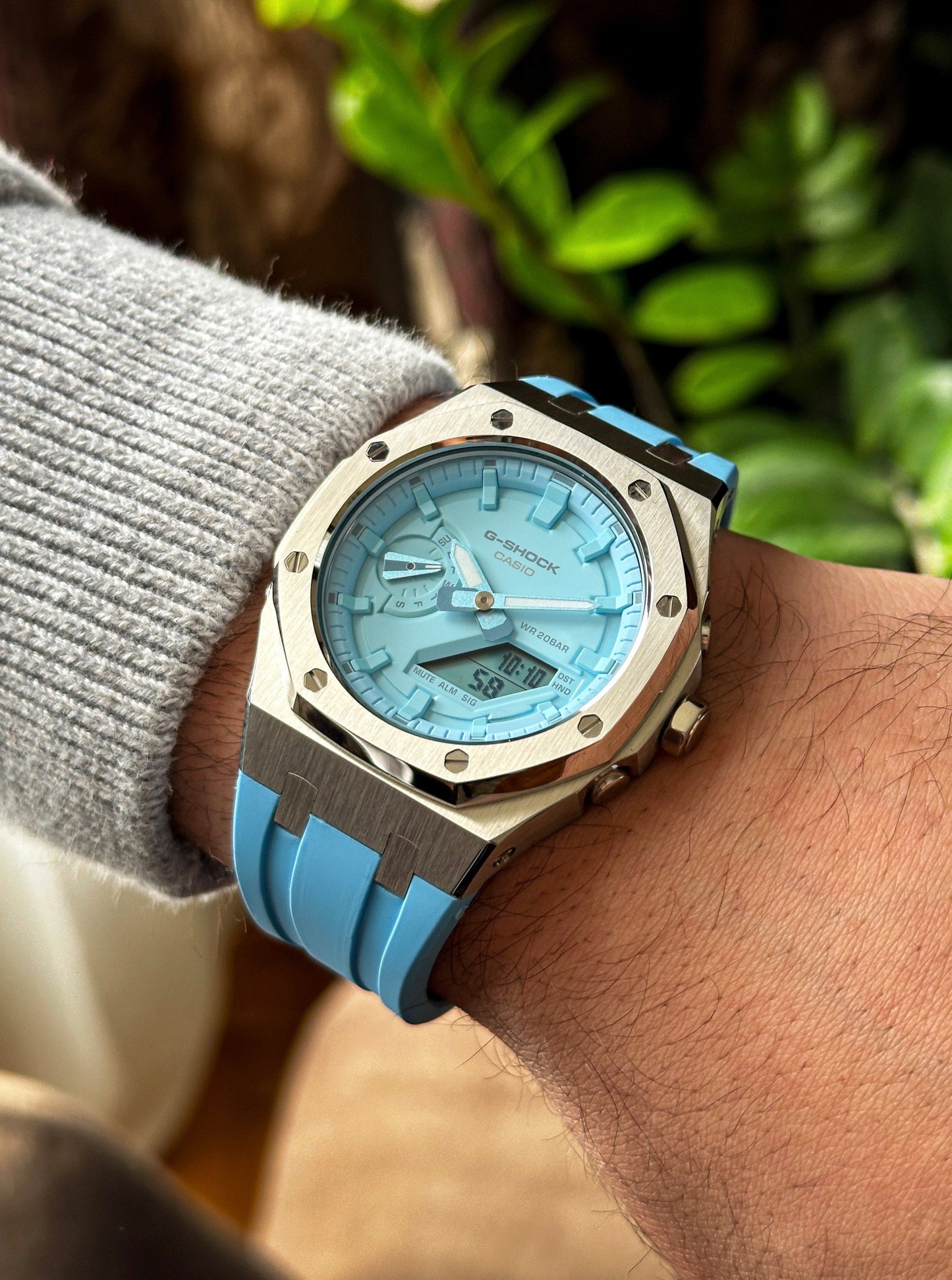 G-SHOCK CasiOak Blue Silver - with blue watch dial