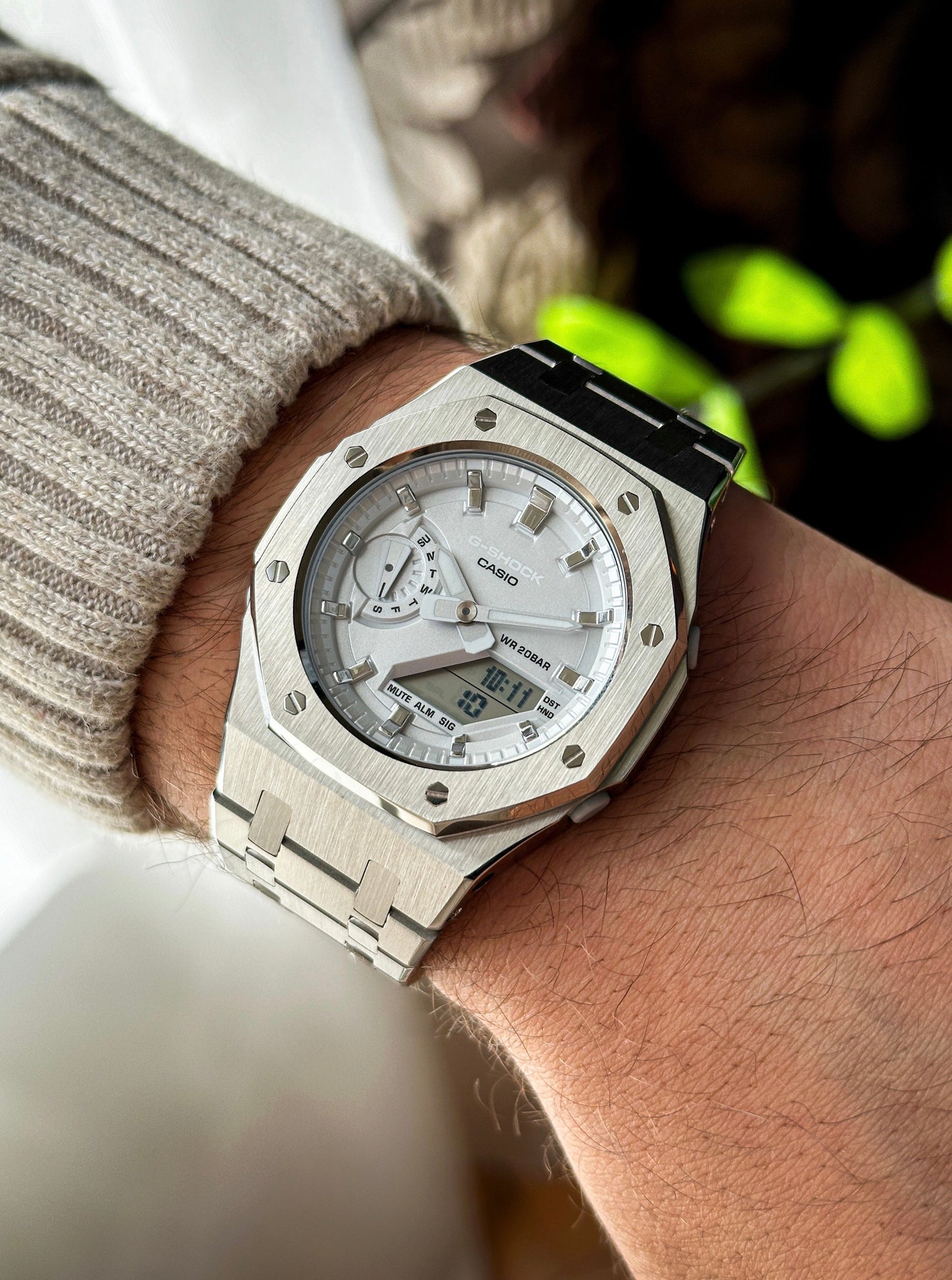 G-SHOCK CasiOak Potpuno Silver - sa silver detaljima brojčanikom sata