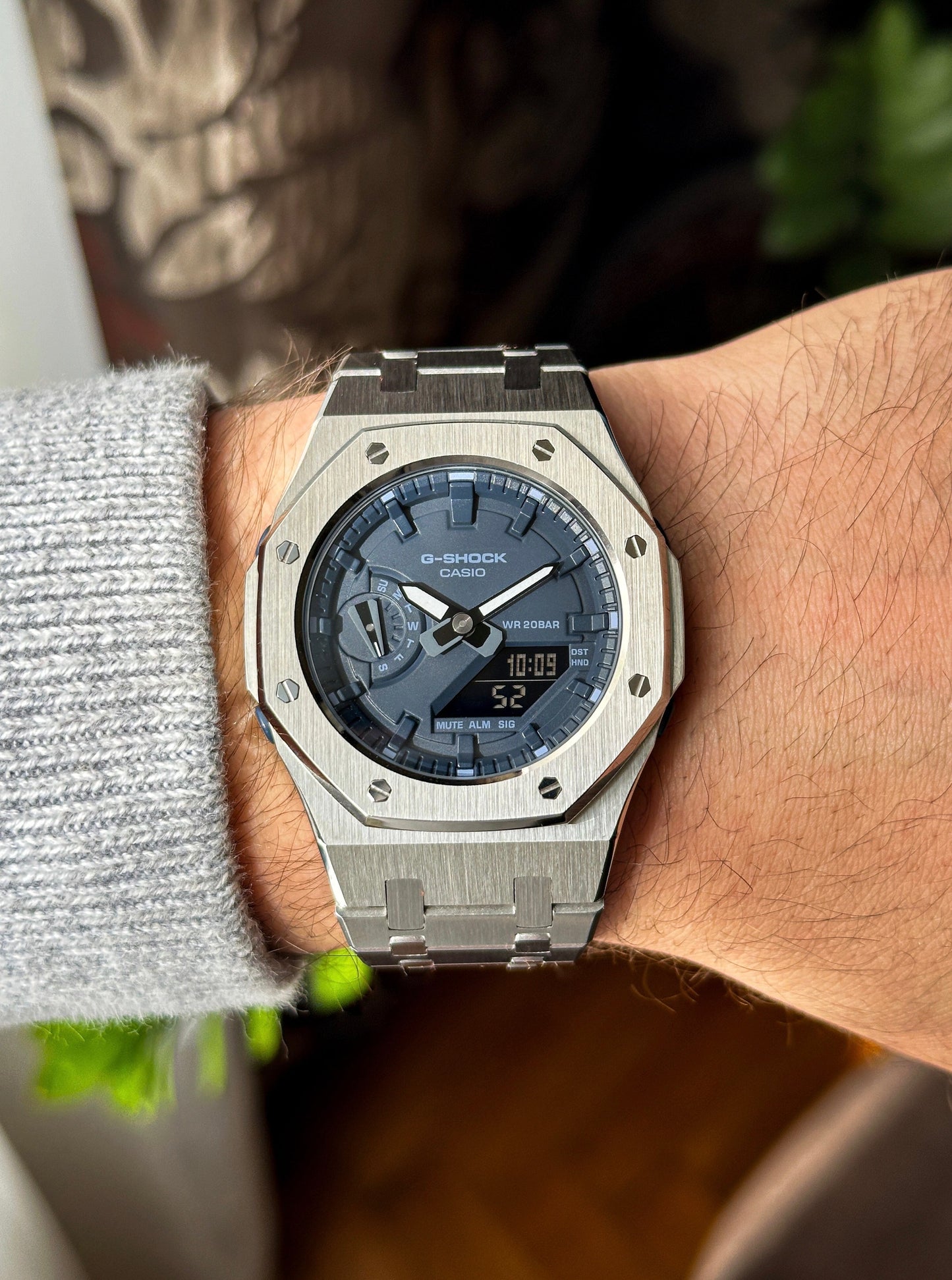 G-SHOCK CasiOak Potpuno Silver - sa teget brojčanikom sata