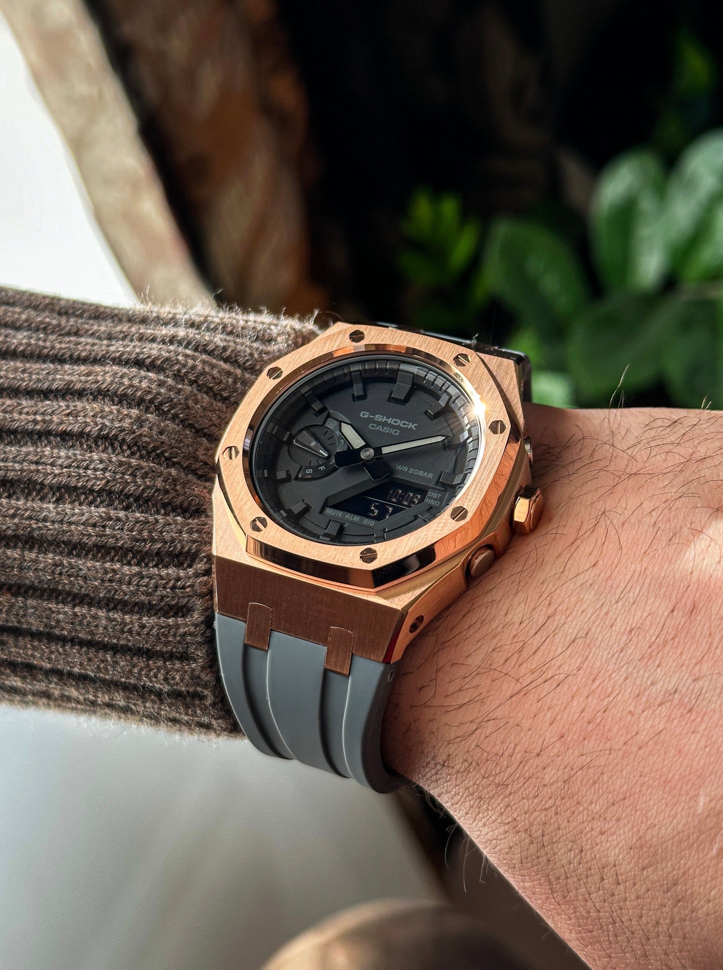 G-SHOCK CasiOak Grey-RoseGold with black watch dial