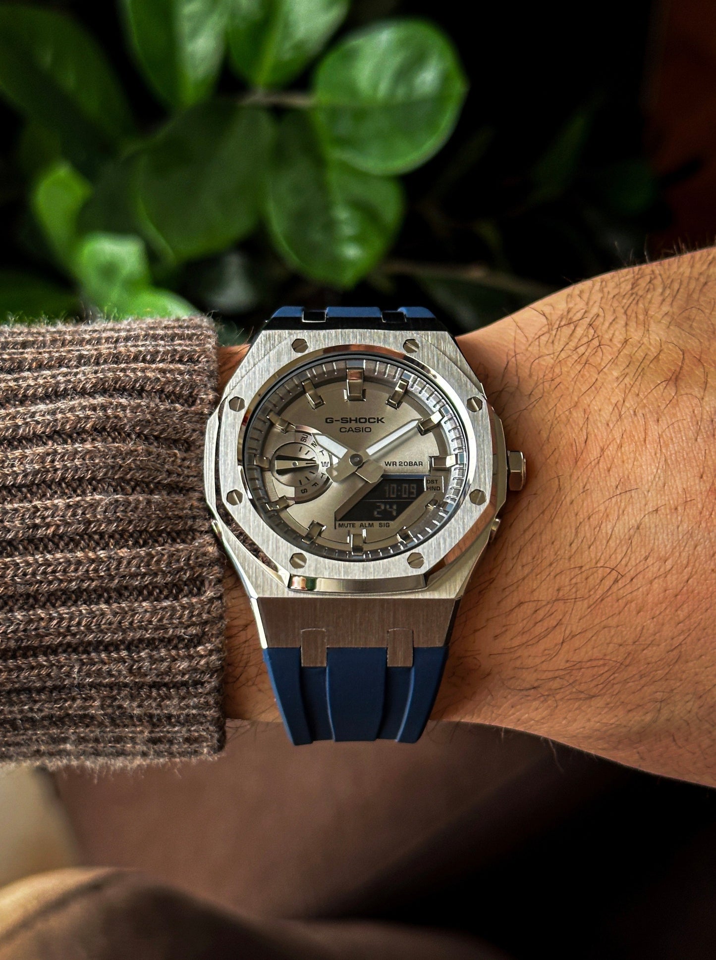 G-SHOCK CasiOak Navy Blue-Silver with silver watch dial