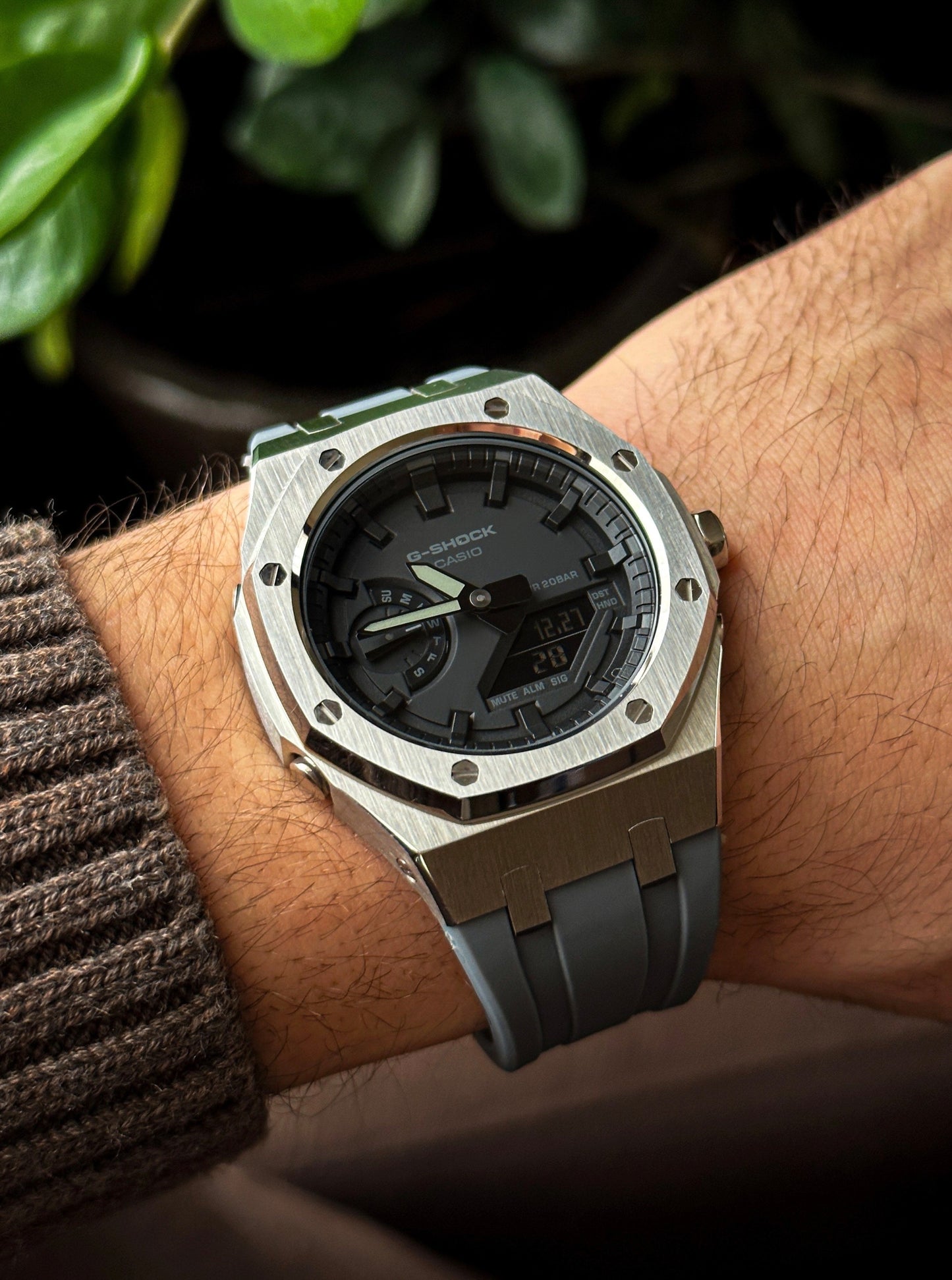 G-SHOCK CasiOak Grey-Silver with black watch dial