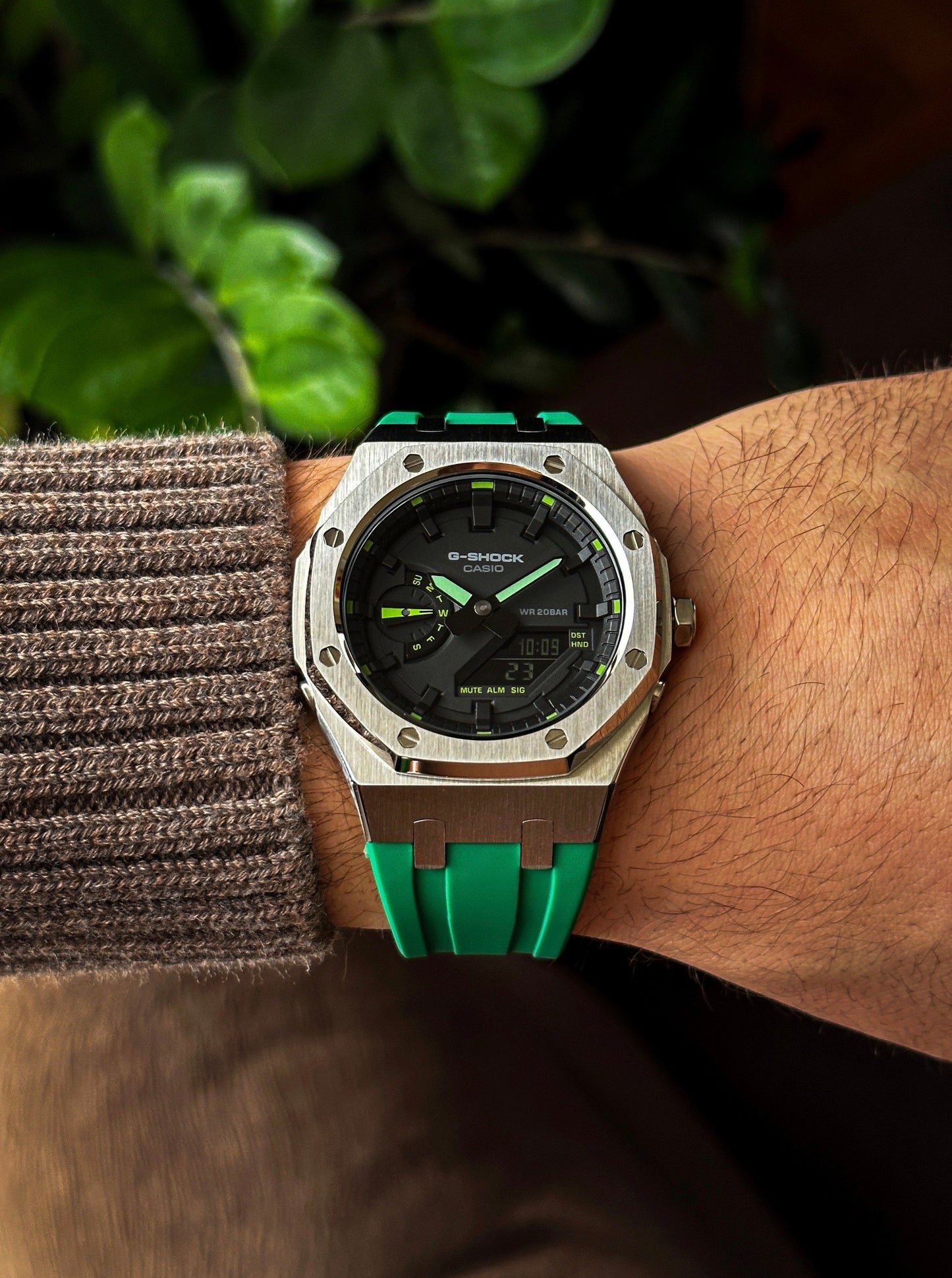 G-SHOCK CasiOak Green-Silver with black and green watch dial