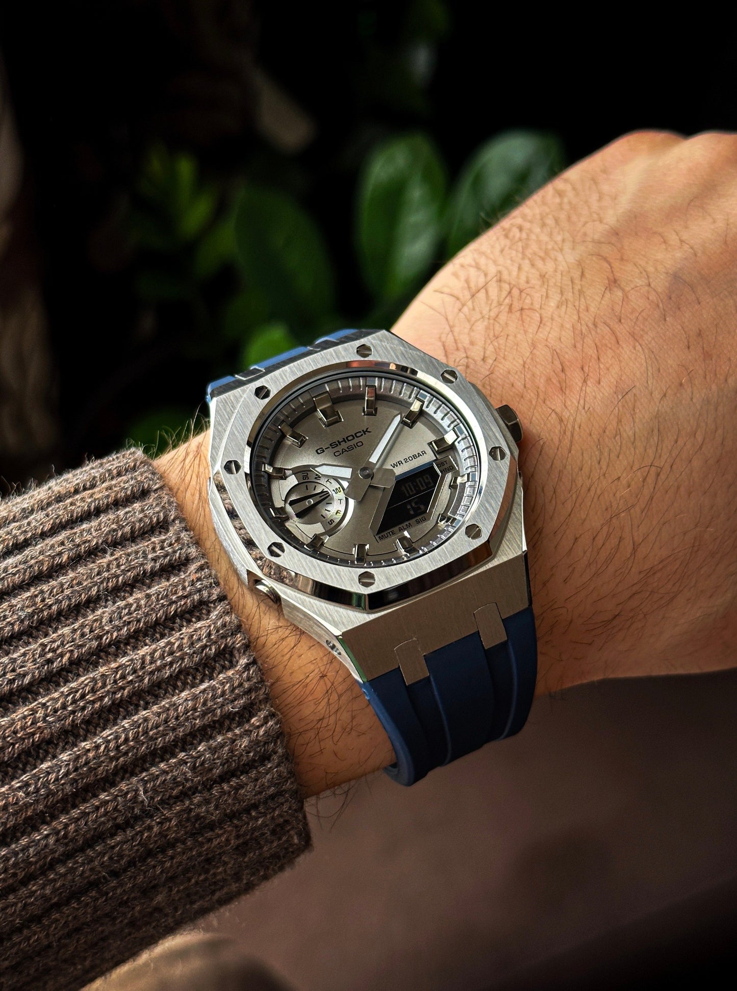 G-SHOCK CasiOak Navy Blue-Silver with silver watch dial