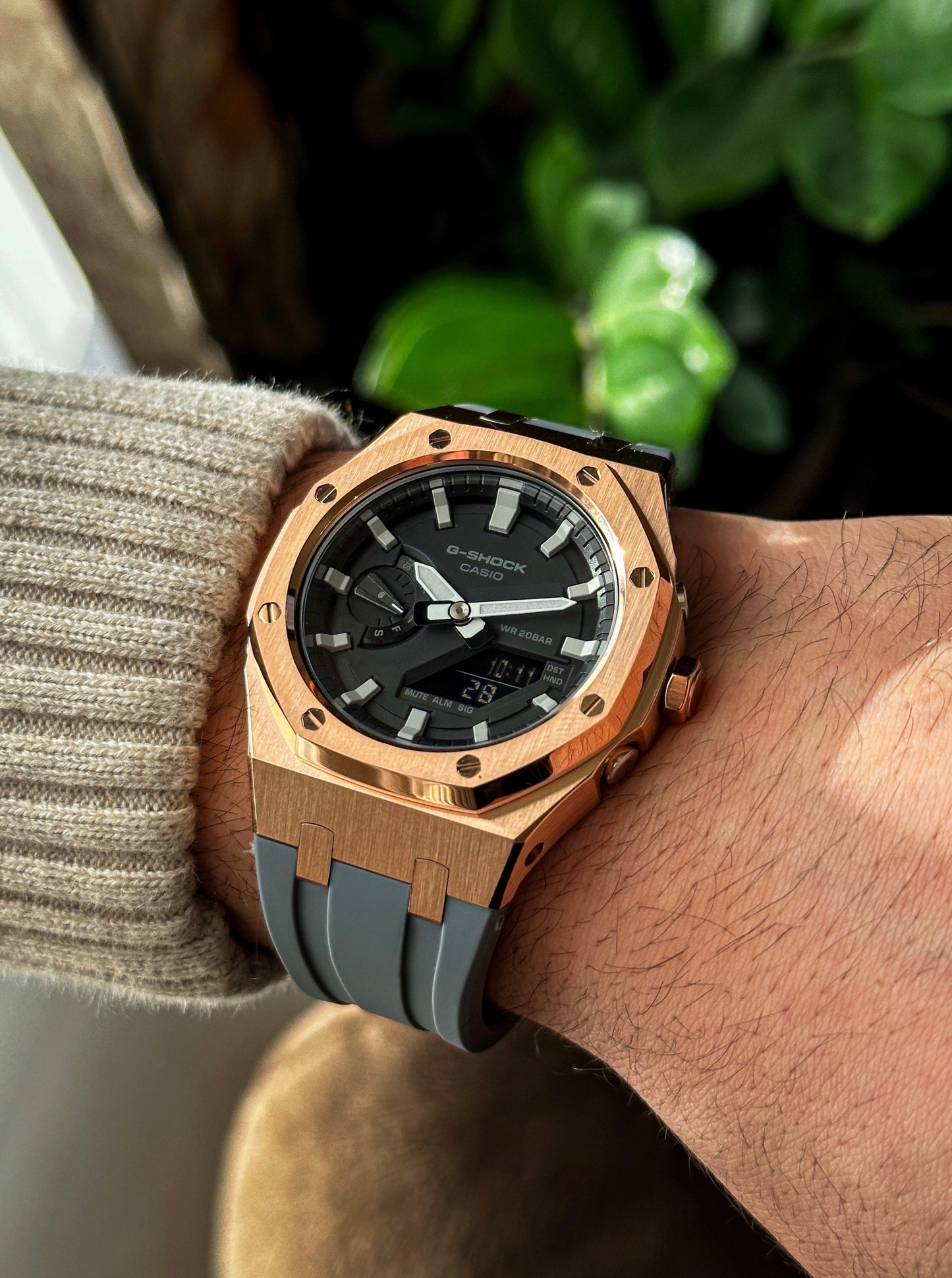 G-SHOCK CasiOak Sivo bronzana - sa crno belim brojčanikom sata