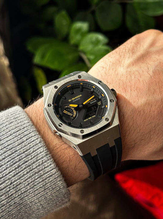 G-SHOCK CasiOak Crno srebrna - sa crno žutim brojčanikom sata (bt veza)