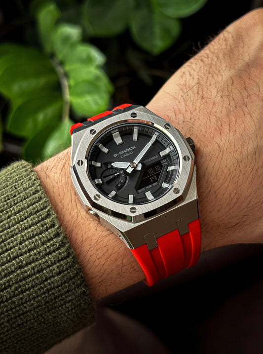 G-SHOCK CasiOak Red-Silver with black and white watch dial