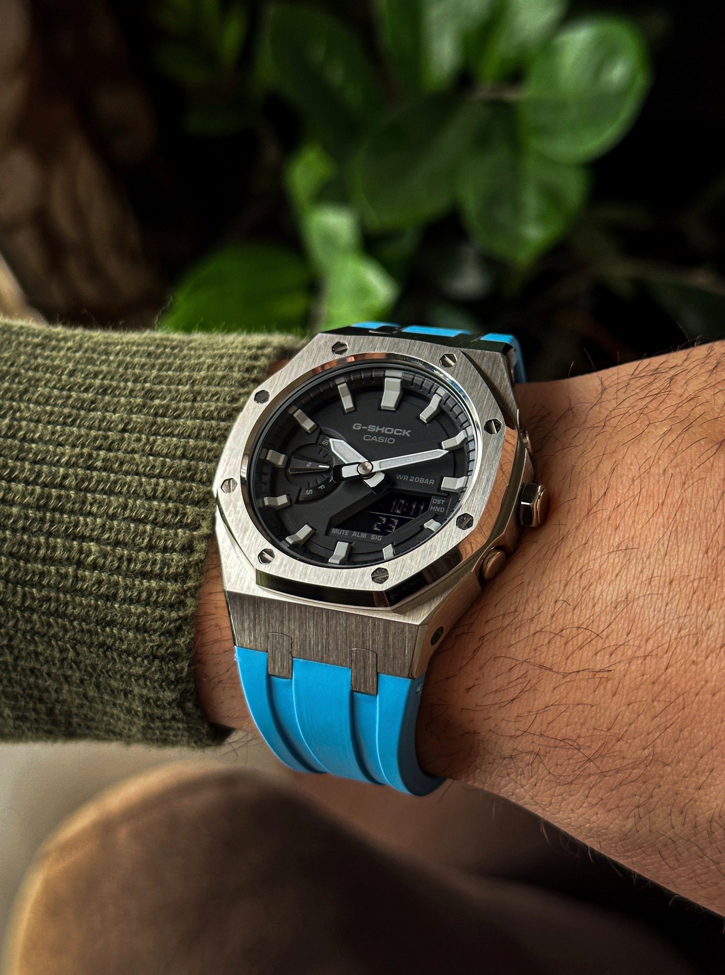 G-SHOCK CasiOak Blue-Silver with black and white watch dial