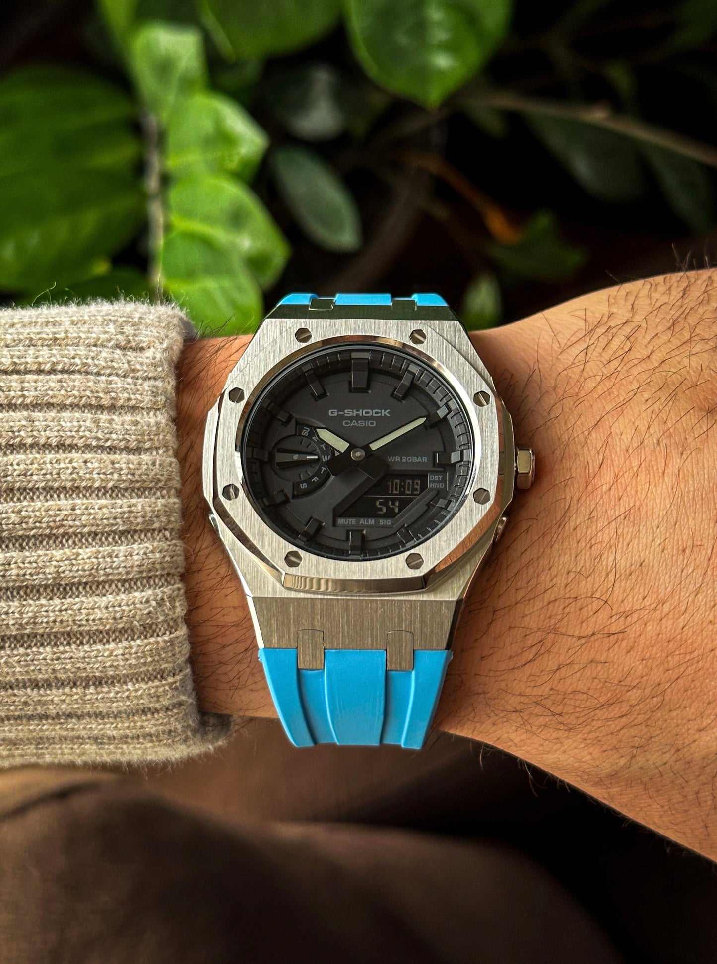 G-SHOCK CasiOak Plavo srebrna - sa crnim brojčanikom sata