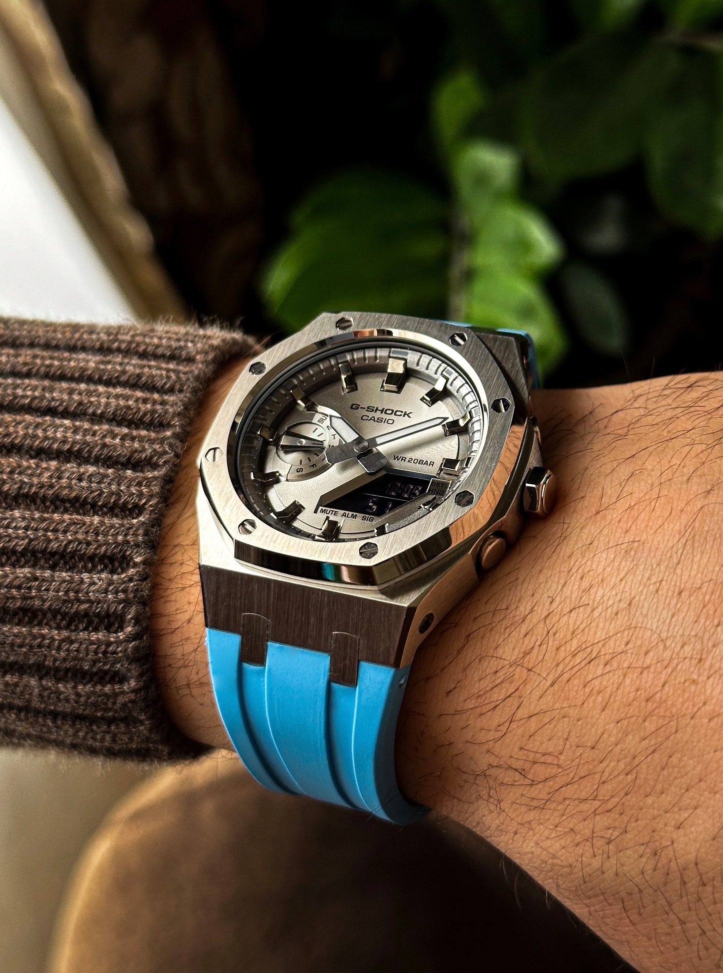 G-SHOCK CasiOak Blue-Silver with silver watch dial