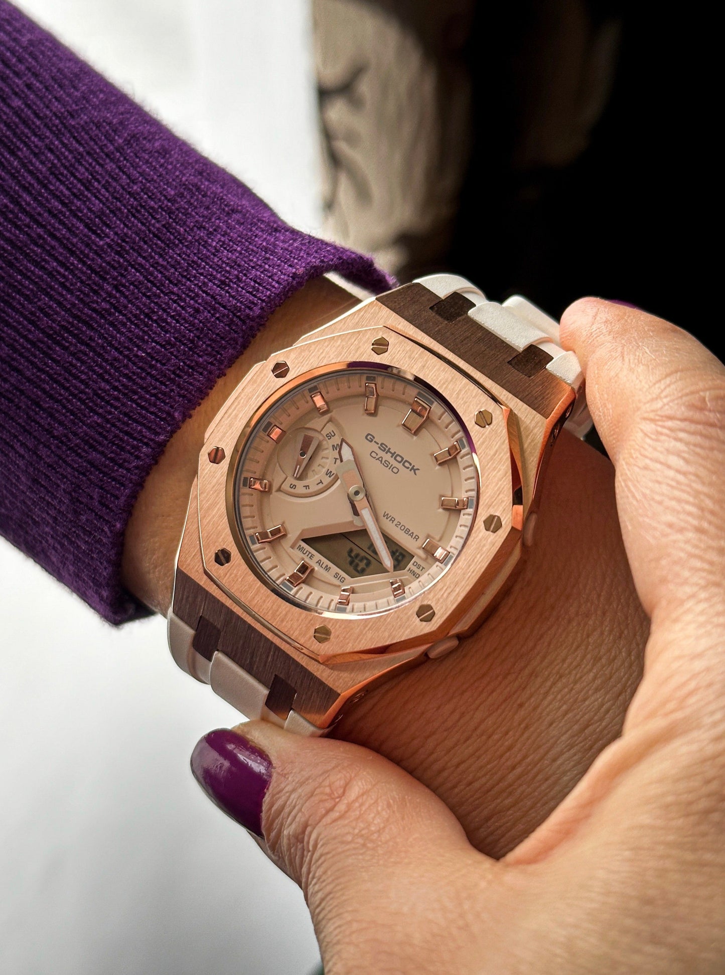 G-SHOCK Mini CasiOak White RoseGold with cream (color) and rose-gold watch dial